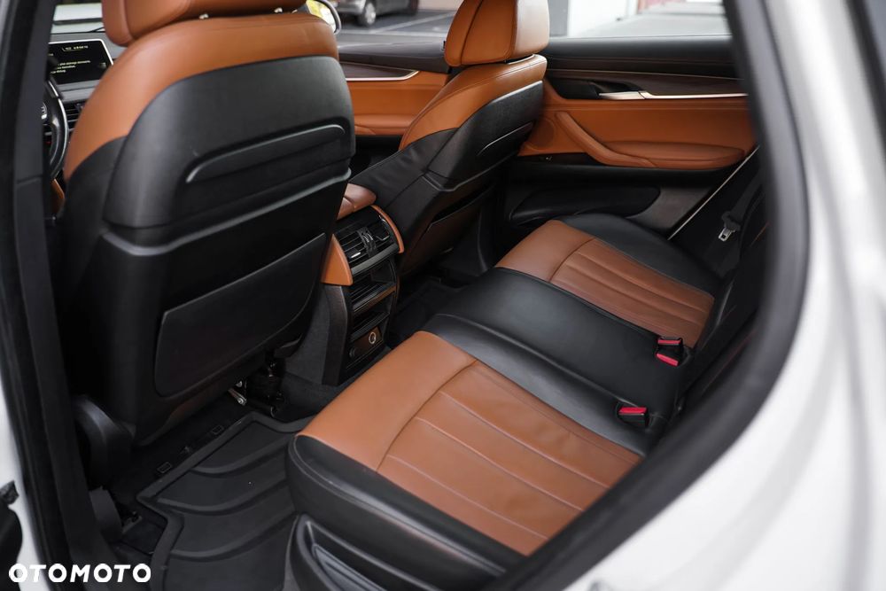 BMW X6 xDrive30d - 16