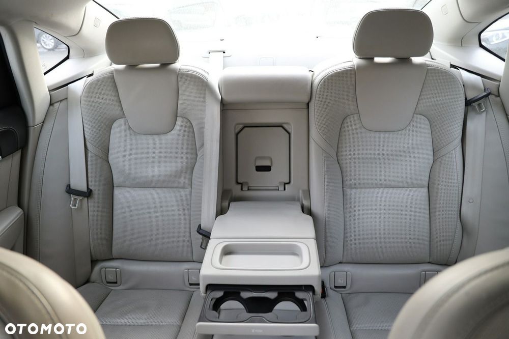 Volvo S90 - 28