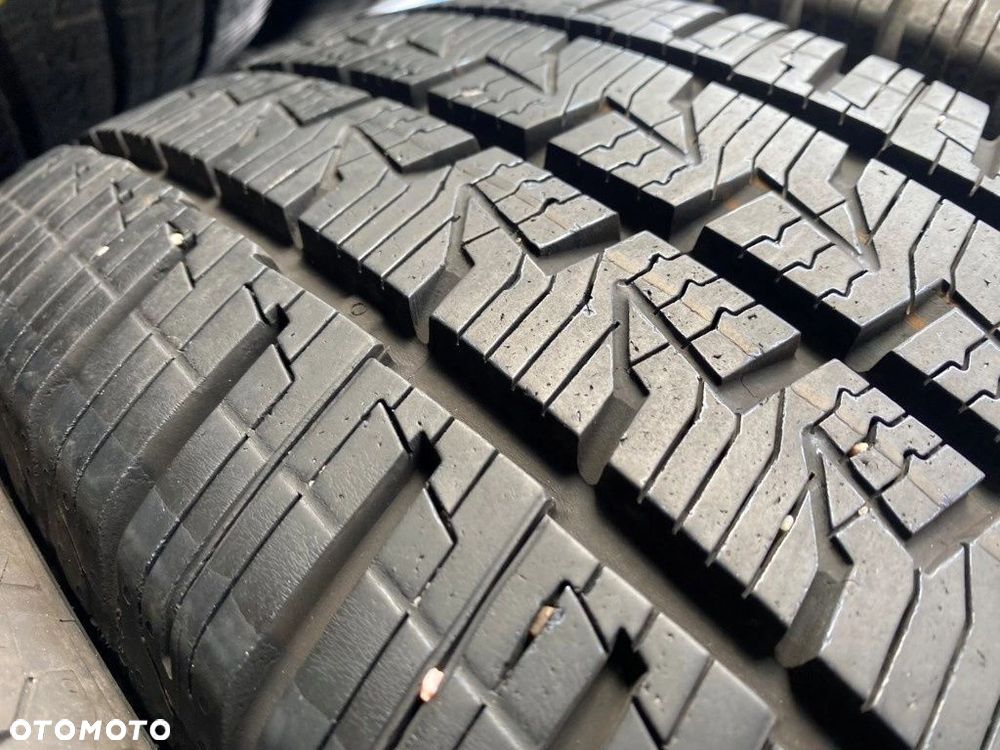 215/65/16C Continental Van 4Seaso_7,5mm_4szt_(479) - 6