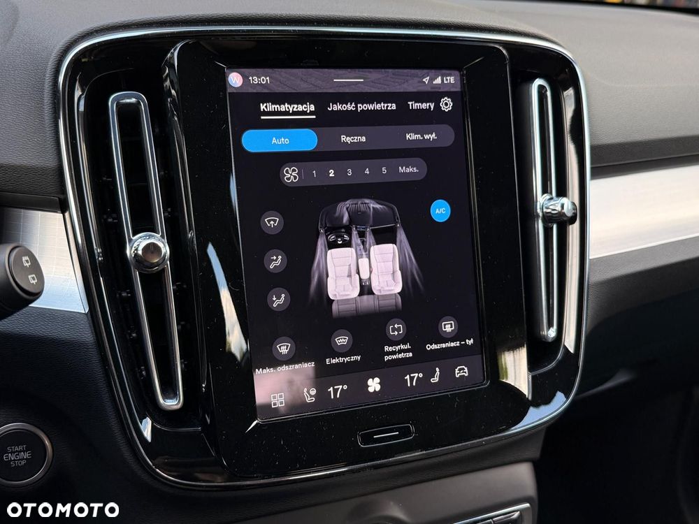 Volvo XC 40 B3 Plus Dark - 20