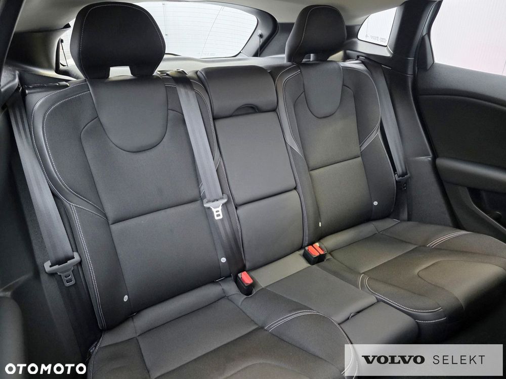Volvo V40 - 16