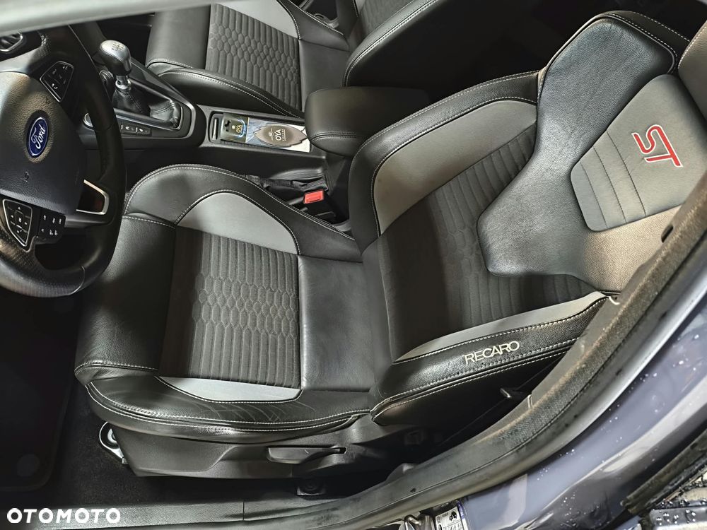 Ford Focus 2.0 EcoBoost ST-2 - 13