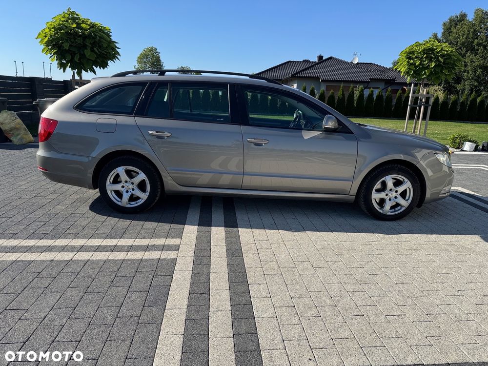Skoda Superb 2.0 TDI Ambition - 11