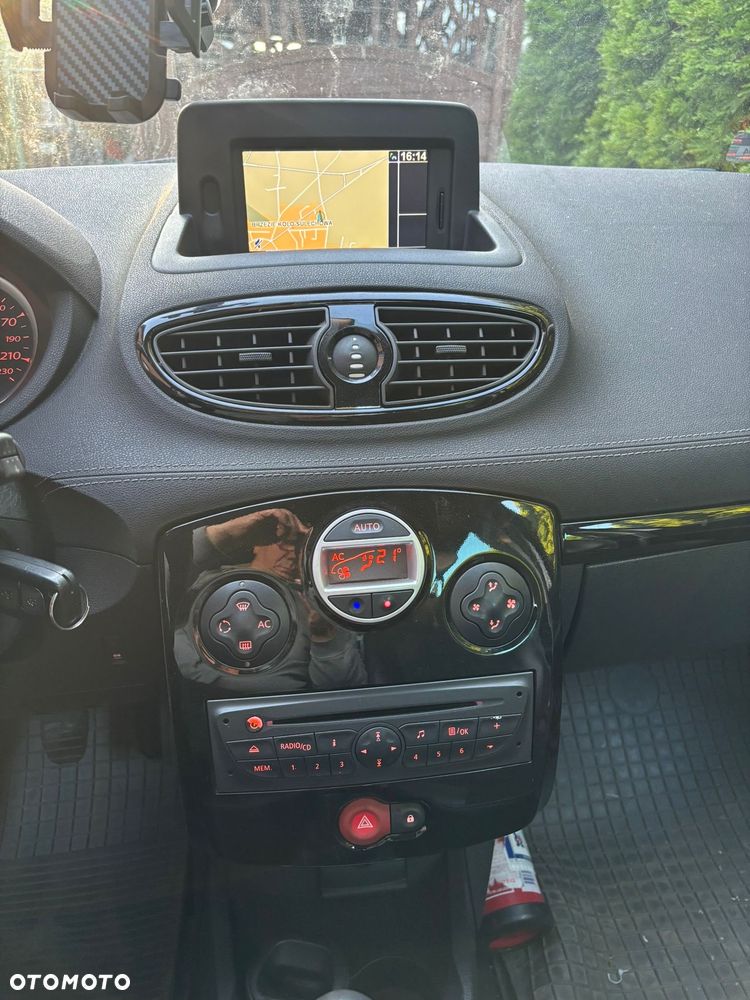 Renault Clio - 17