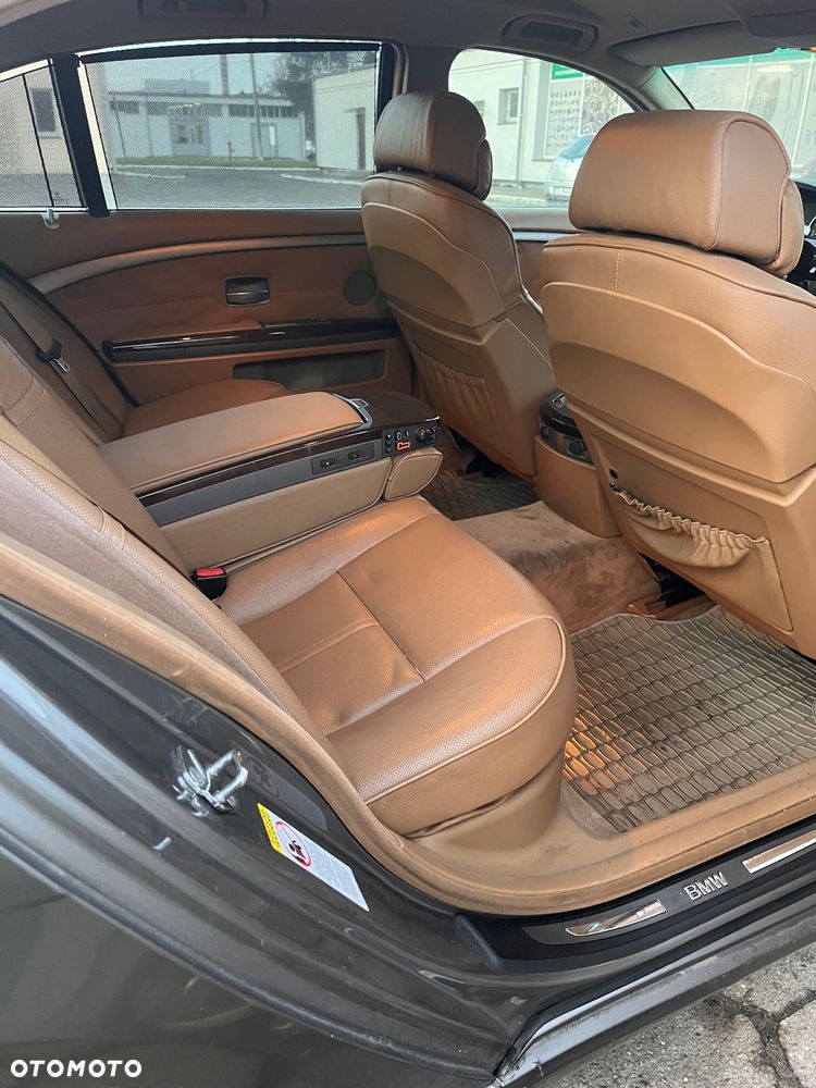 BMW Seria 7 750Li - 11
