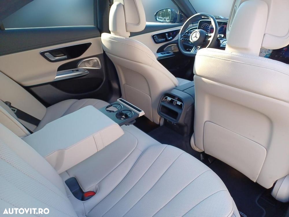 Mercedes-Benz E 400e 4Matic 9G-TRONIC - 24