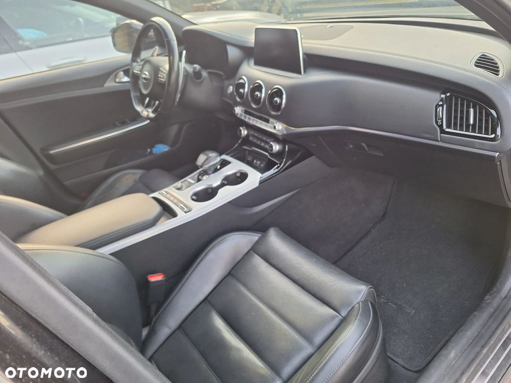 Kia Stinger 3.3 T-GDI V6 GT AWD - 35
