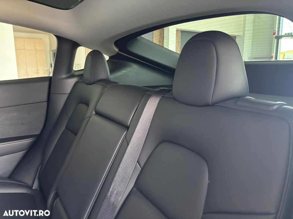 Tesla Model Y RWD - 15