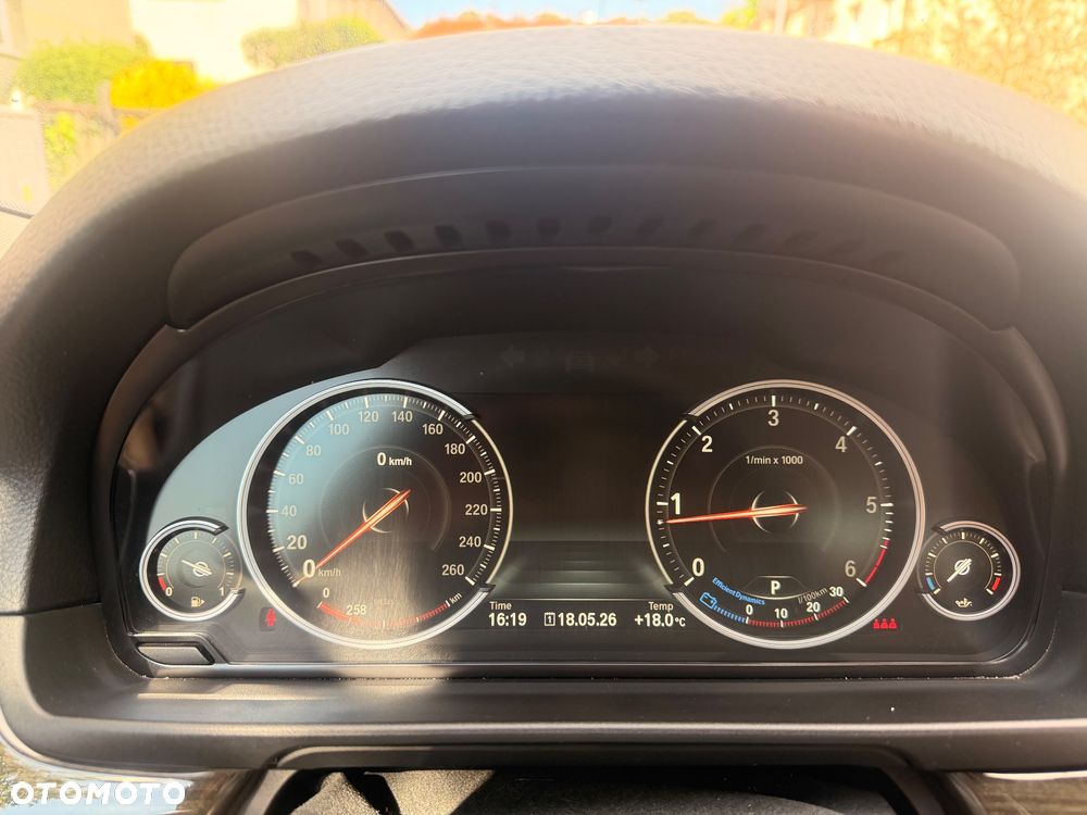 BMW Seria 5 520d xDrive Luxury Line - 11