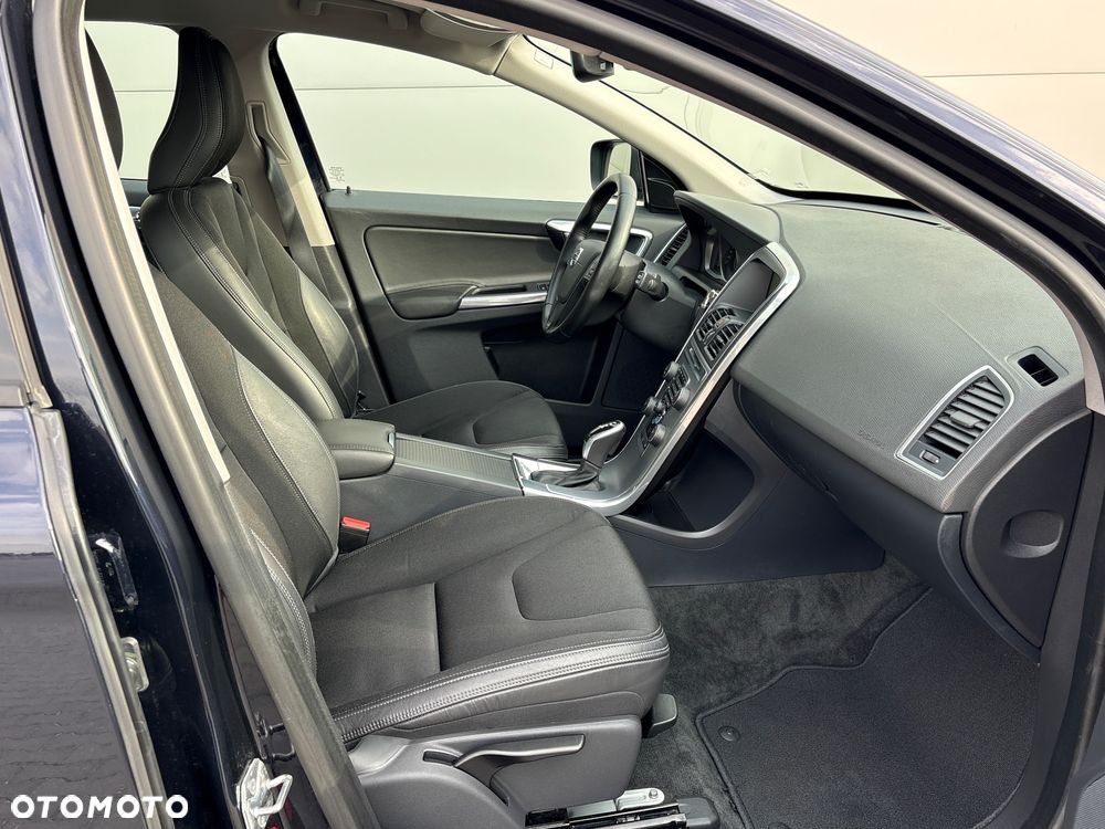 Volvo XC 60 D3 Geartronic Momentum - 21
