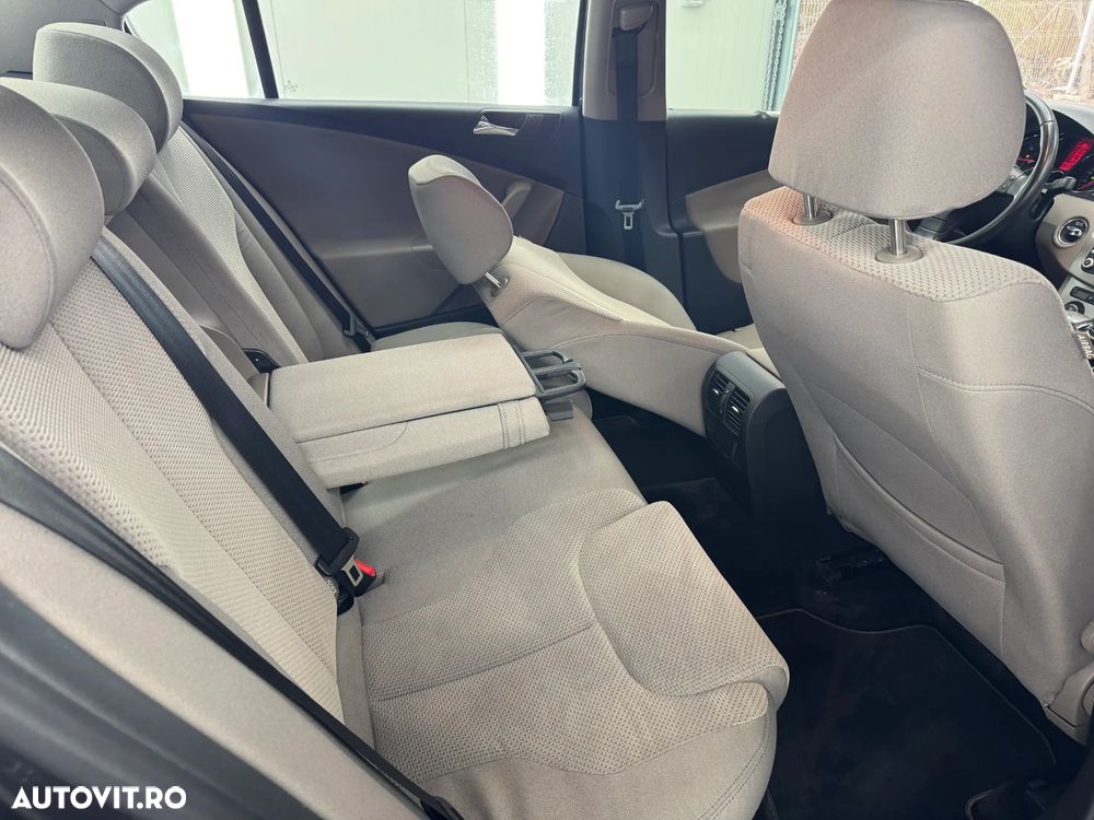 Volkswagen Passat 2.0 TDI DPF DSG Comfortline - 8