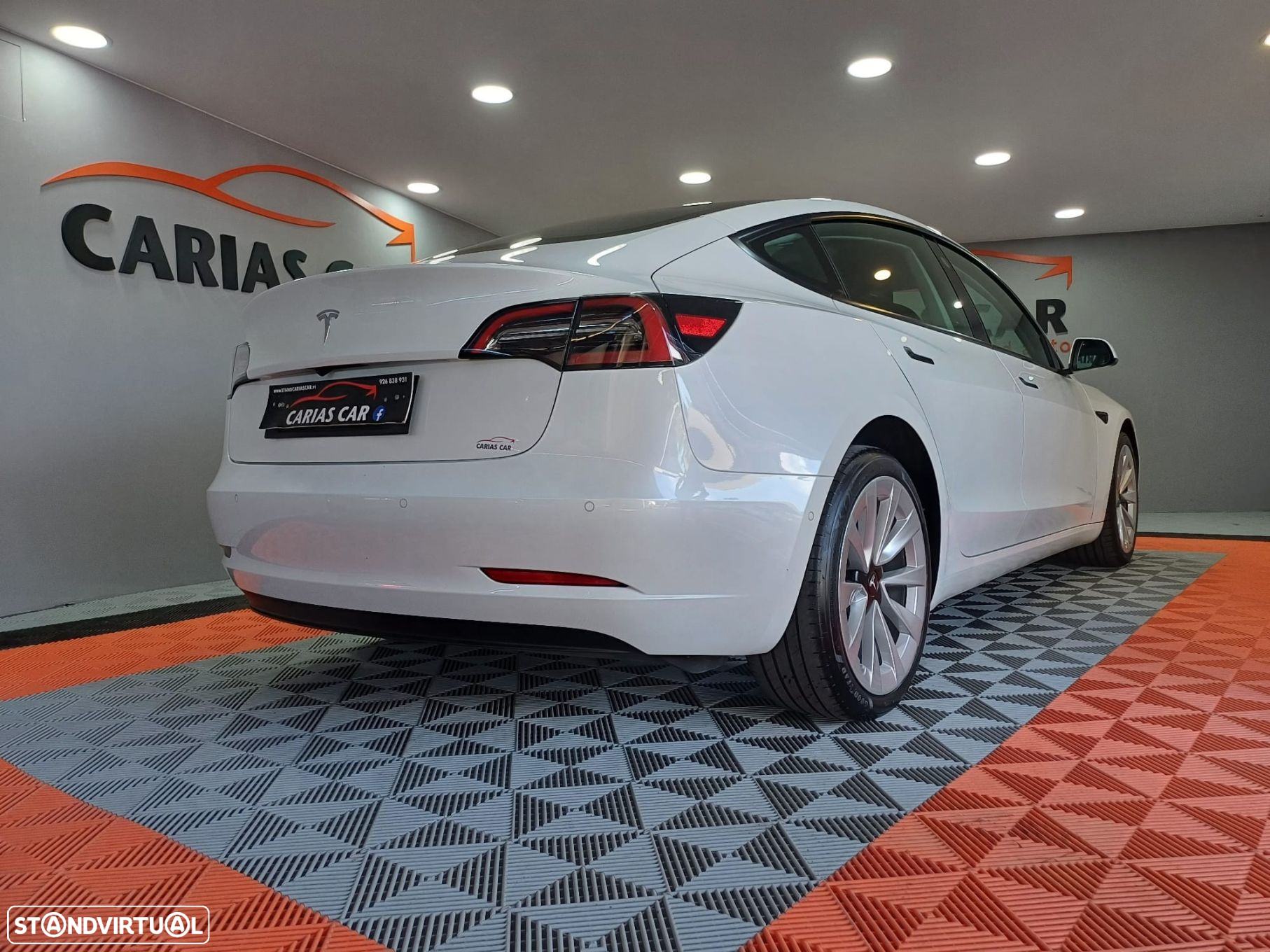 Tesla Model 3 - 8