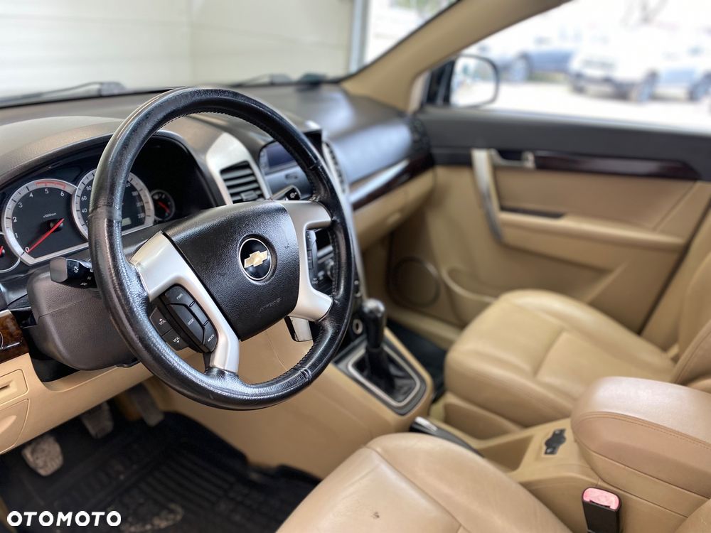 Chevrolet Captiva 2.0 d High - 10