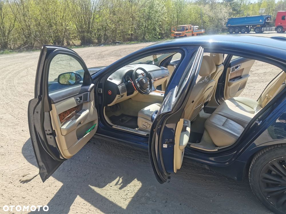 Jaguar XF 3.0 V6 D Luxury - 11