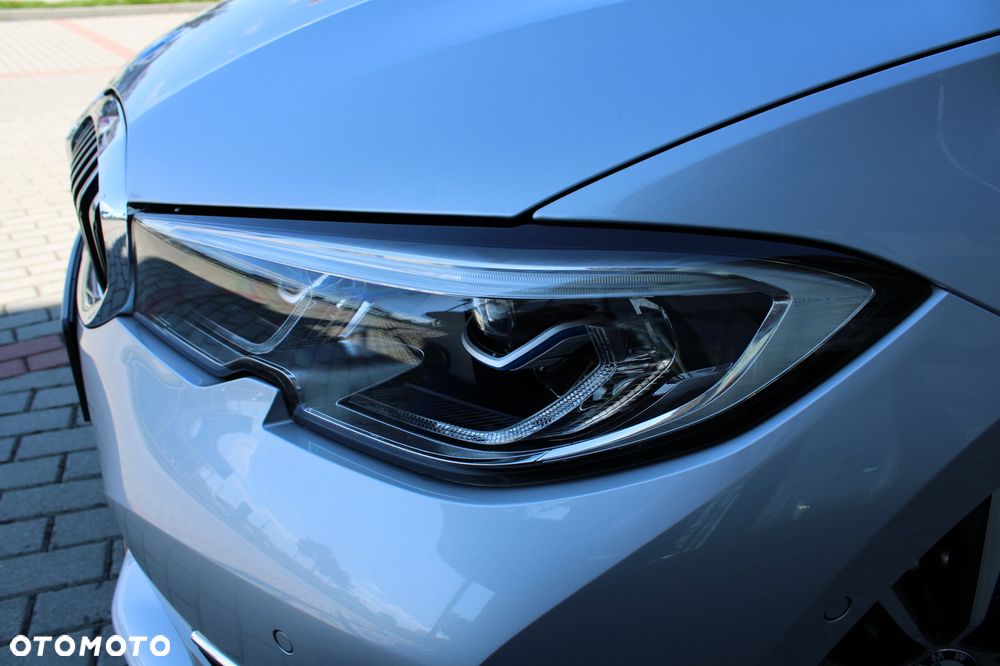 BMW Seria 3 330i Sport Line - 22