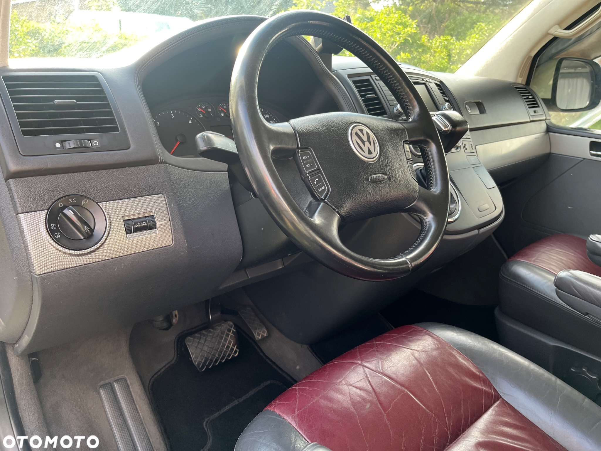Volkswagen Multivan - 26