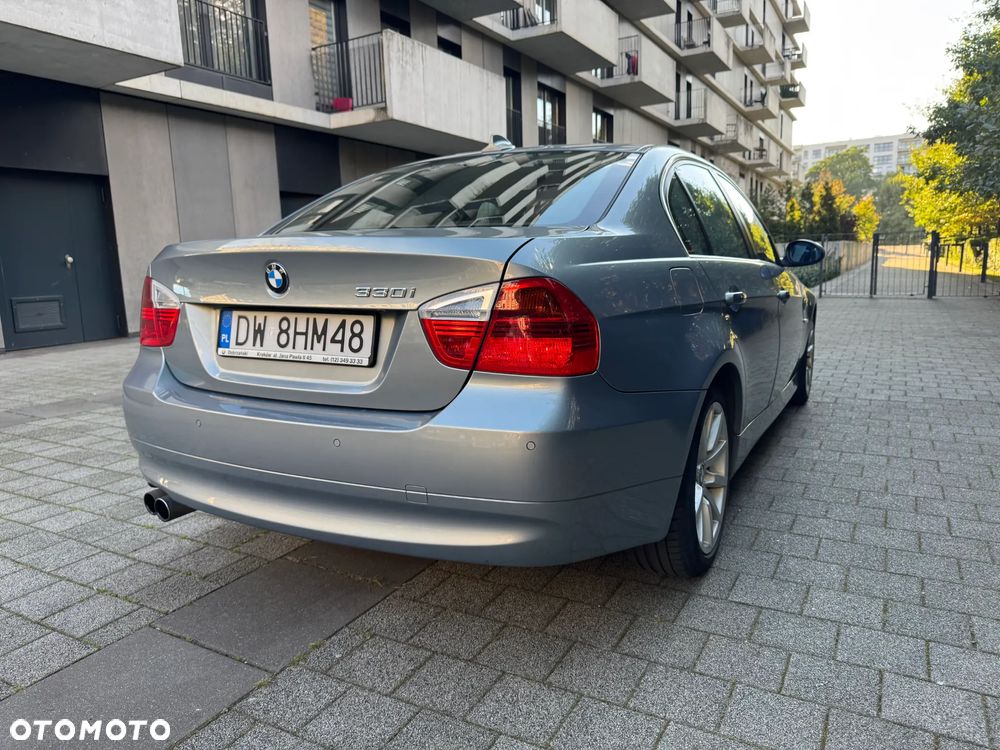 BMW Seria 3 330i - 9