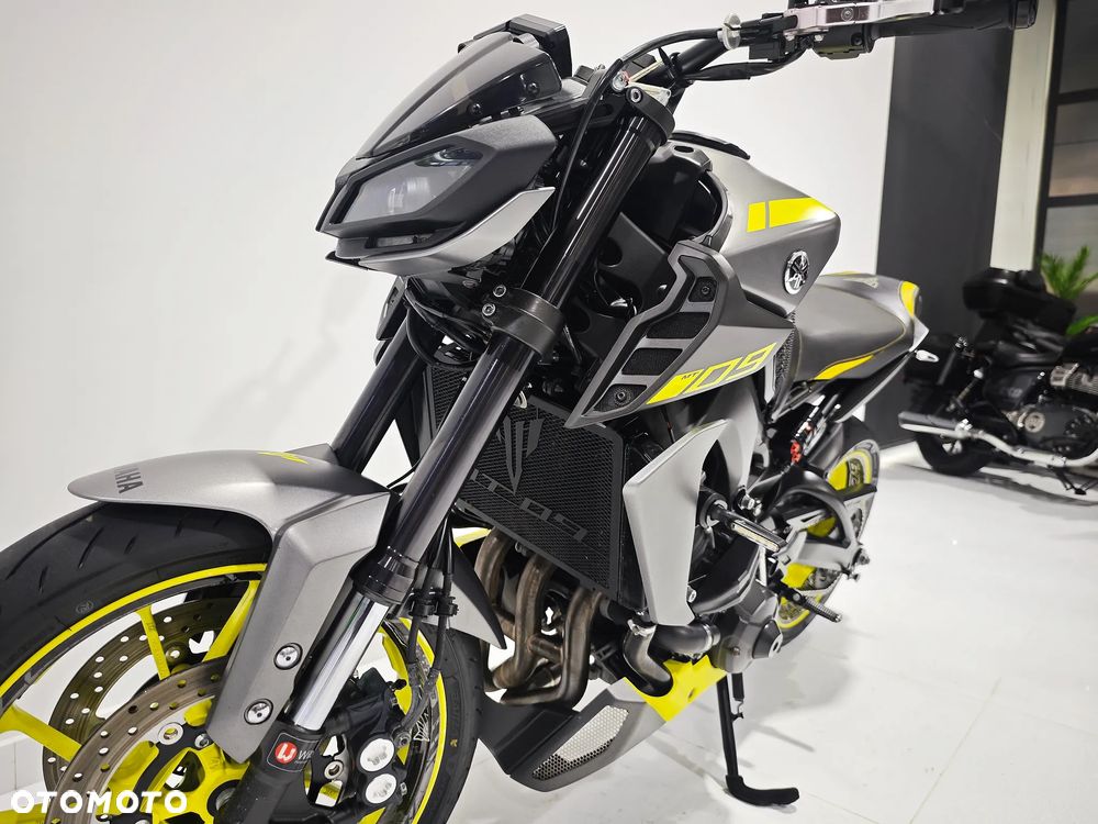 Yamaha MT - 17