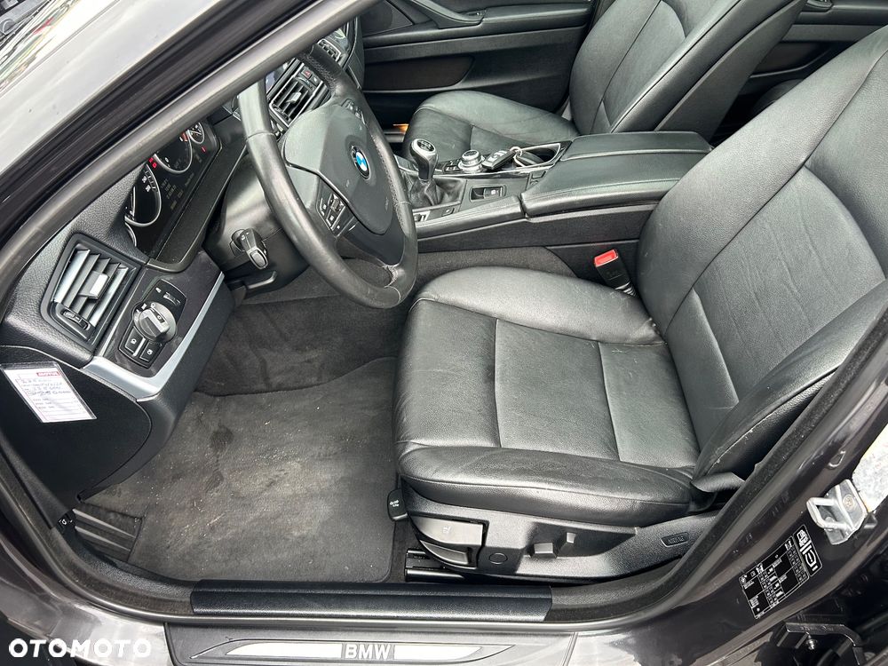 BMW Seria 5 518d Touring Luxury Line - 16