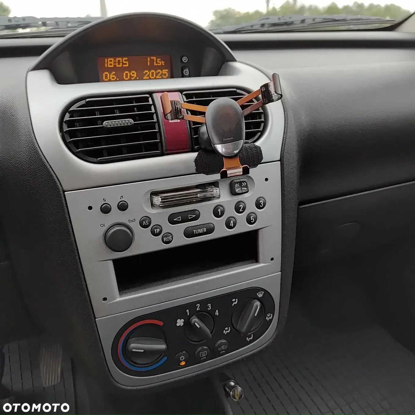 Opel Corsa 1.0 12V Enjoy - 31