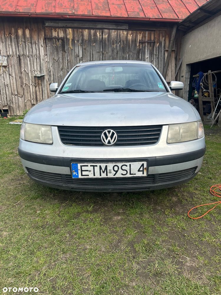Volkswagen Passat 1.6 - 1