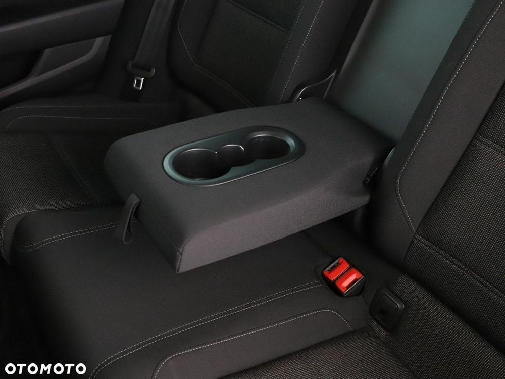 Volkswagen Passat - 35