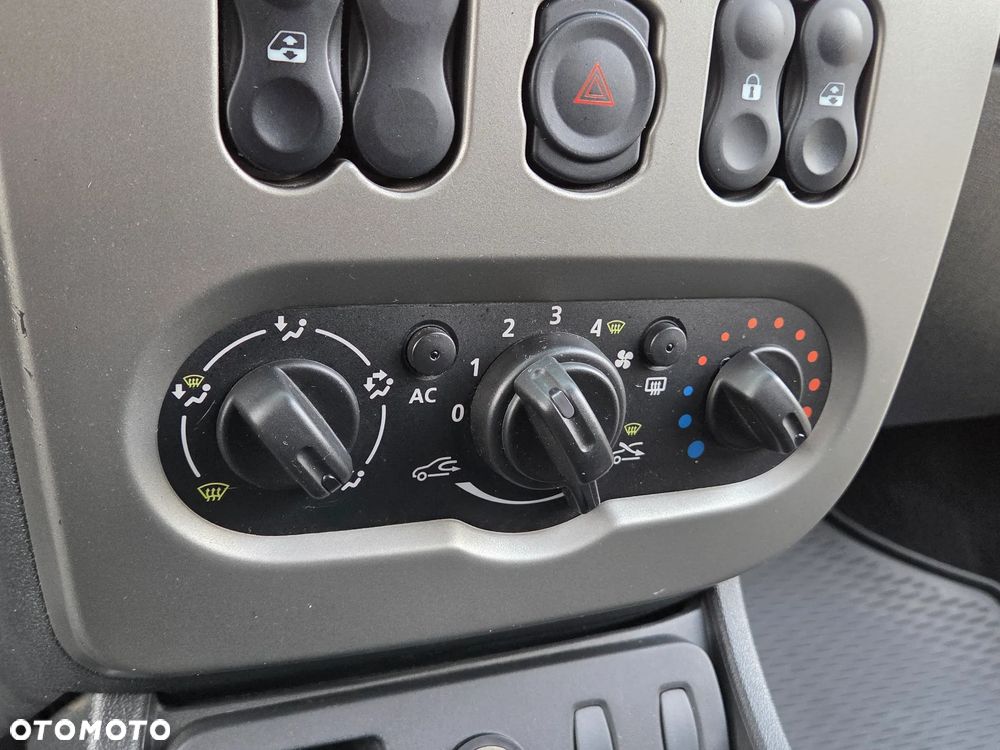 Dacia Duster dCi 110 FAP 4x2 Prestige - 35