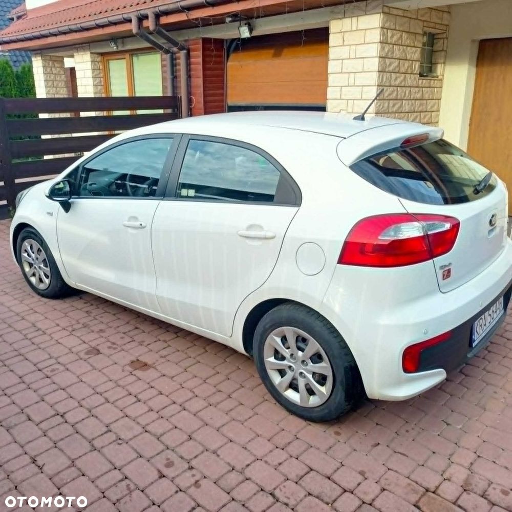 Kia Rio - 4