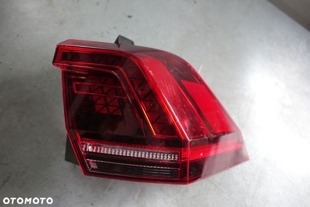 LAMPA PRAWY TYŁ TIGUAN II LED 5NA