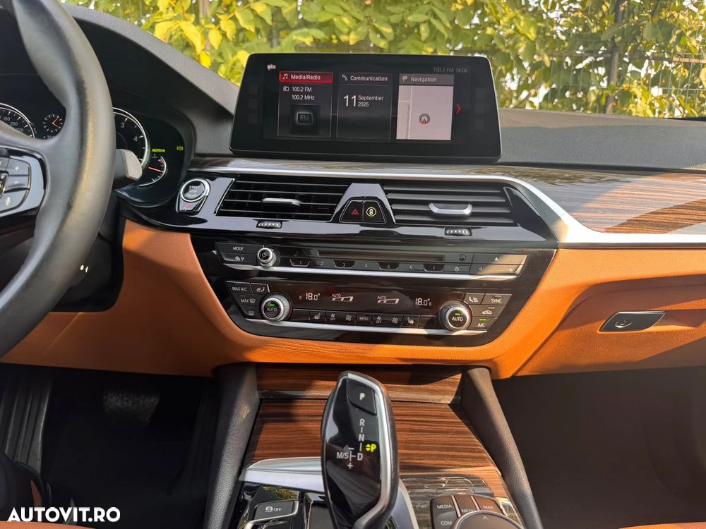 BMW Seria 5 520d Aut. Sport Line - 16