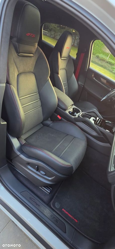Porsche Cayenne - 12