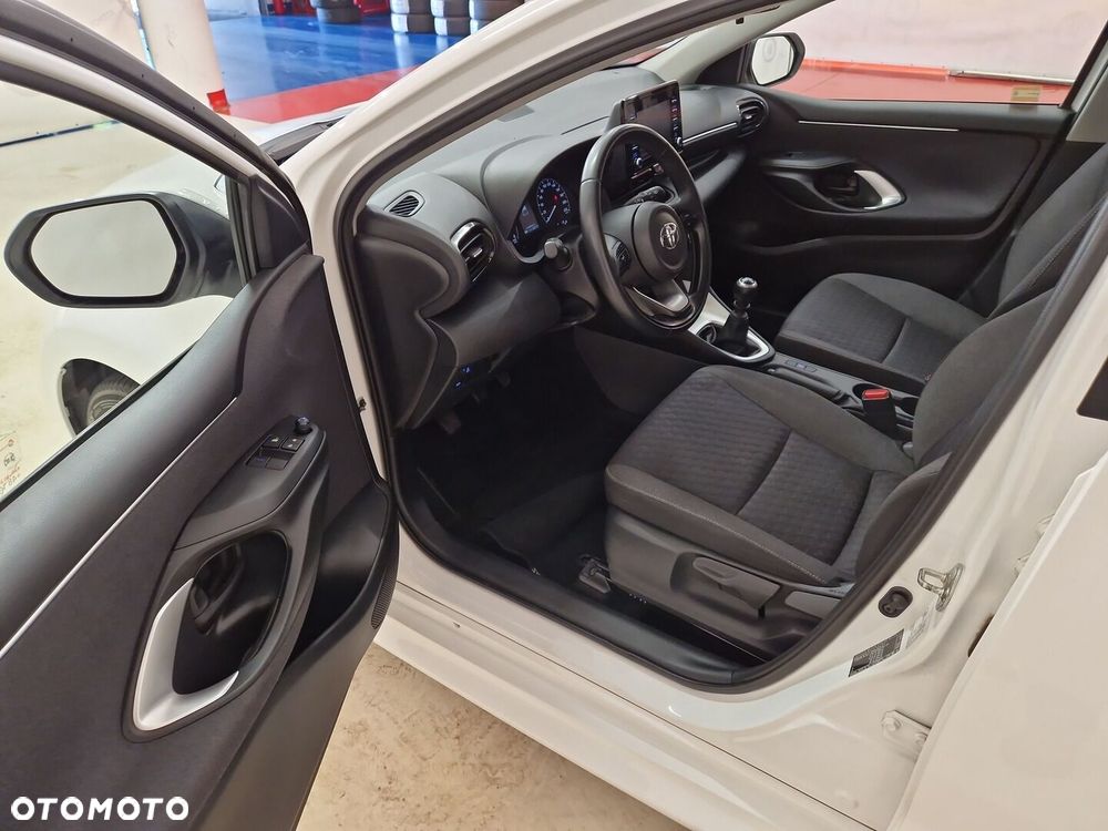 Toyota Yaris - 12