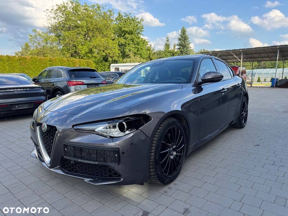 Alfa Romeo Giulia 2.2 AT8 Super - 6