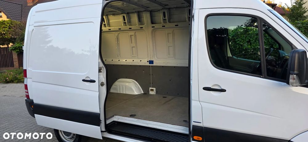 Mercedes-Benz Sprinter - 23
