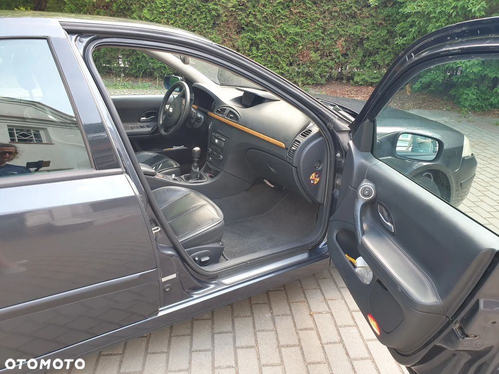 Renault Laguna 2.0 dCi Initiale - 12