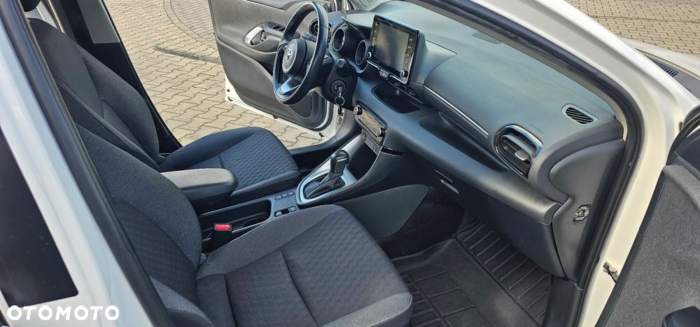 Toyota Yaris - 10