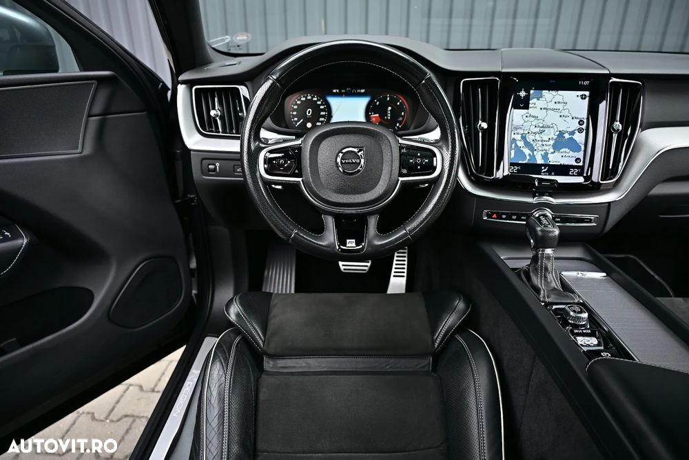 Volvo XC 60 D5 AWD R-Design - 31