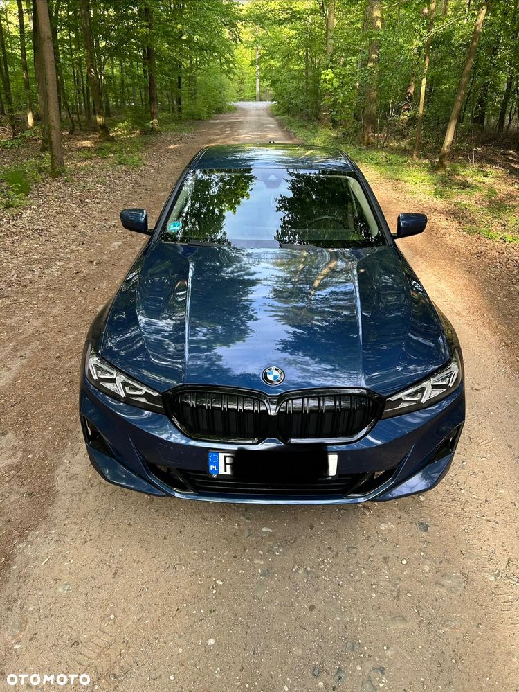 BMW Seria 3 318d mHEV - 12