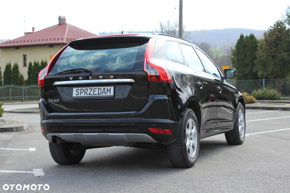 Volvo XC 60 D3 Momentum - 4