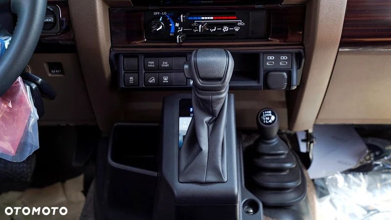 Toyota Land Cruiser 2.8 D-4D Mild-Hybrid Automatik Executive - 16