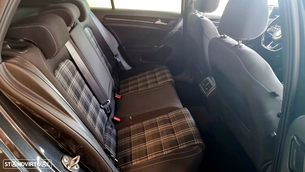 VW Golf GTD BlueMotion - 11