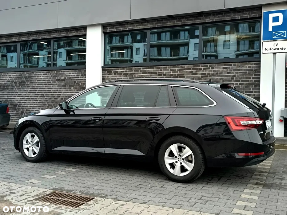 Skoda Superb 2.0 TDI Ambition DSG7 - 11