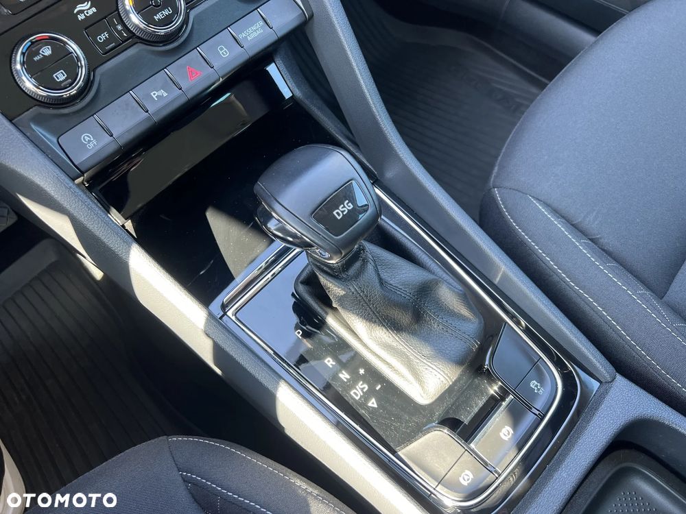 Skoda Karoq 1.5 TSI ACT 4x2 Ambition DSG - 25