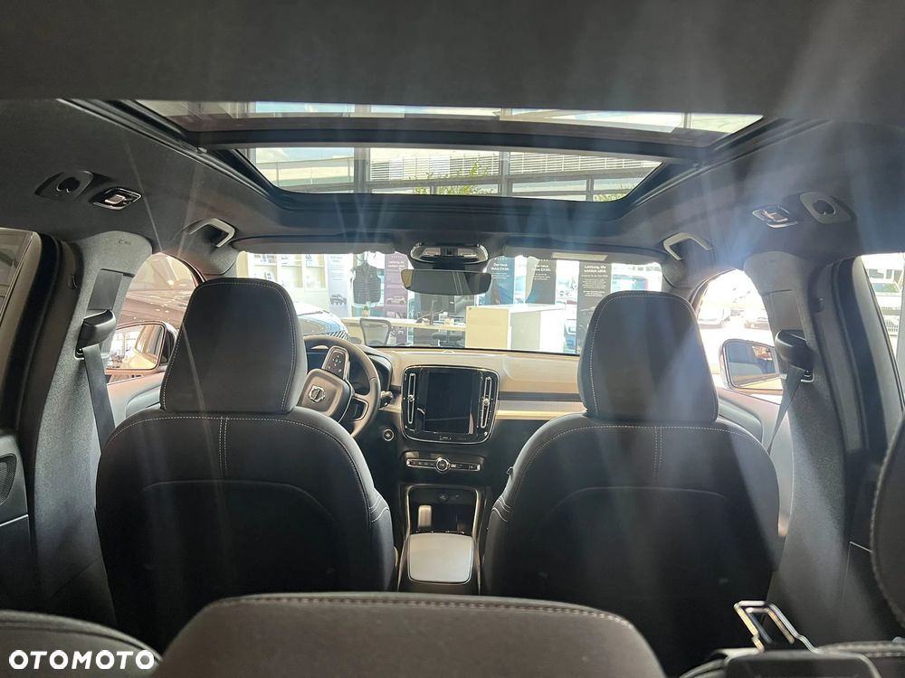 Volvo XC 40 B4 B AWD DKG Ultimate Dark - 25