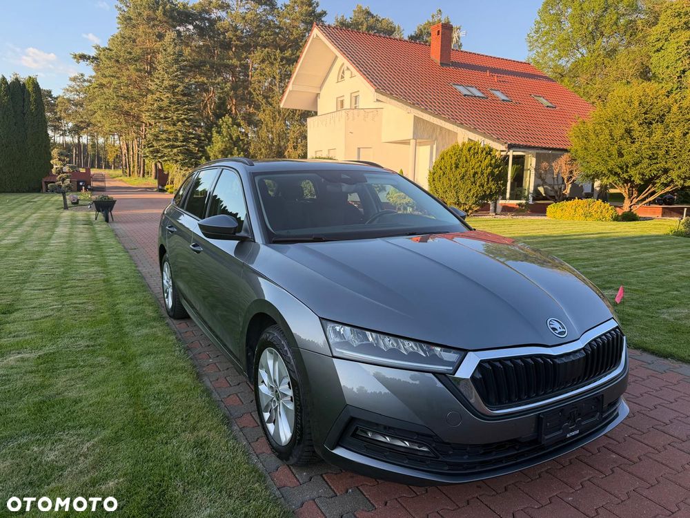 Skoda Octavia 2.0 TDI 4x4 Clever DSG - 2