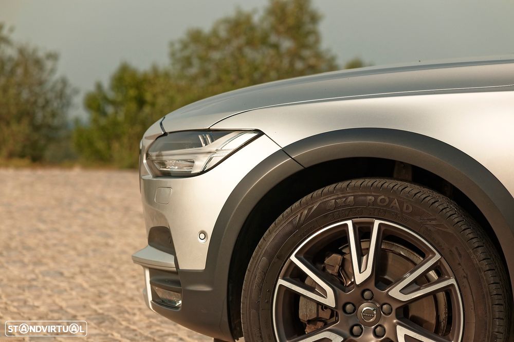 Volvo V90 Cross Country D5 AWD Geartronic Pro - 10