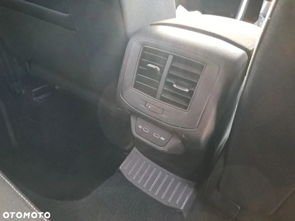 Volkswagen T-Roc - 26