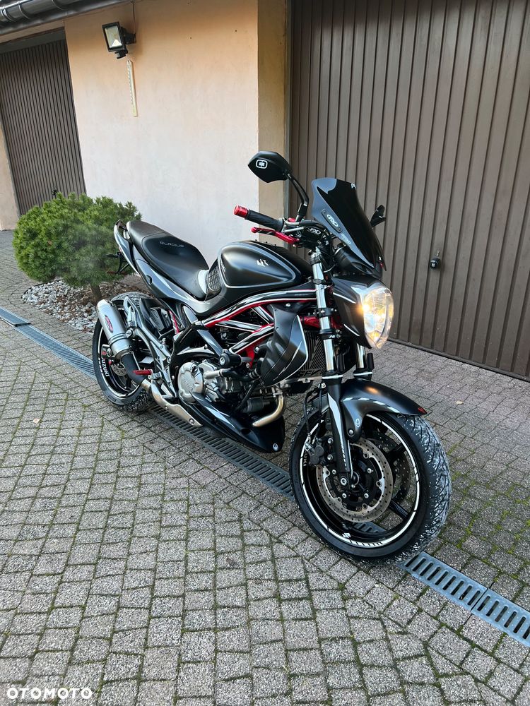 Suzuki Gladius - 10