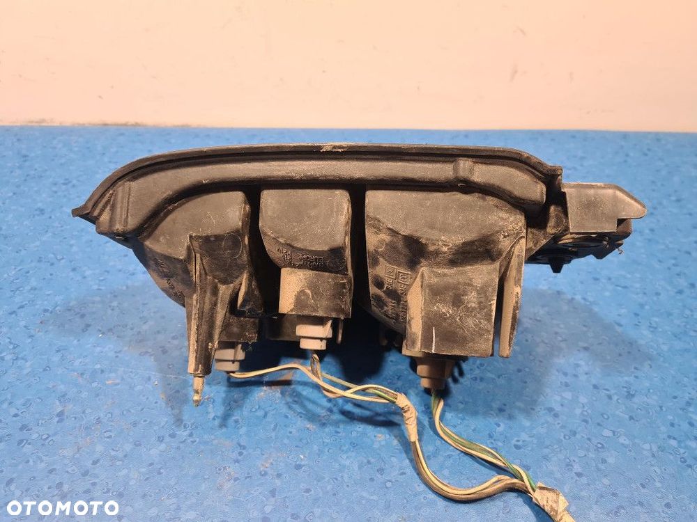 TOYOTA RAV4 I 3D LAMPA TYŁ PRAWA ZEWNĘTRZNA - 3