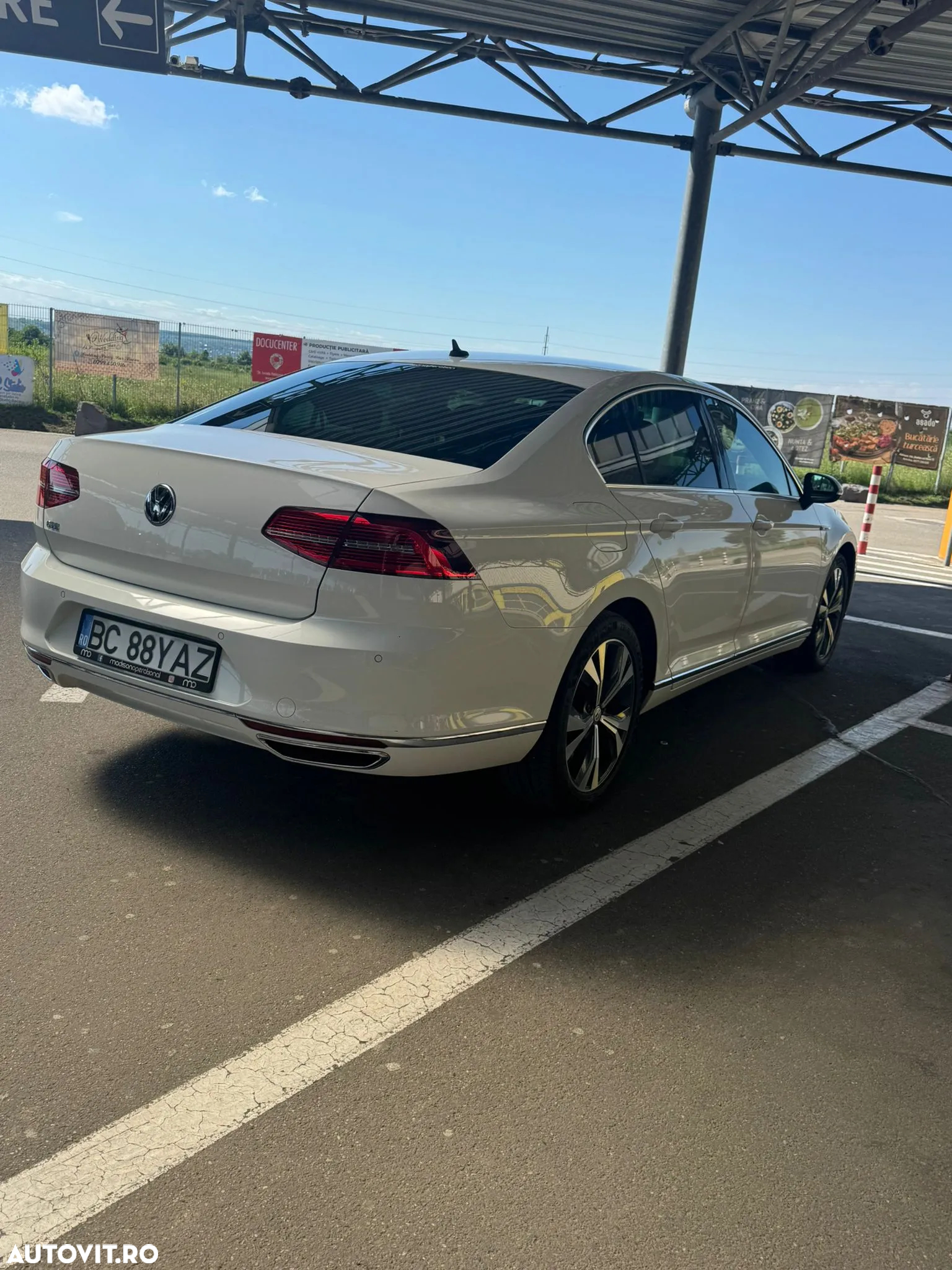 Volkswagen Passat GTE - 10